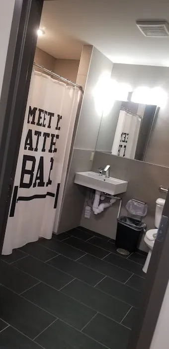 Meet Me At The Bar Picture 10