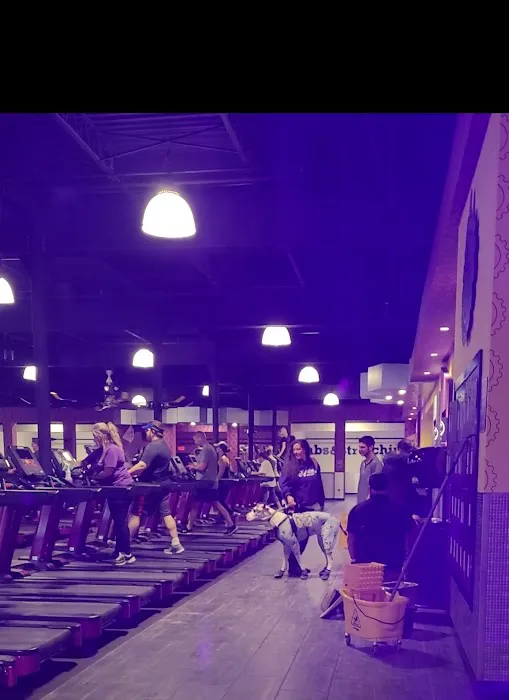 Planet Fitness Picture 7