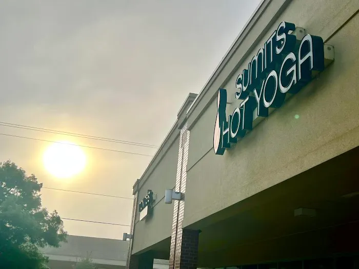 Sumits Hot Yoga St. Louis Picture 7