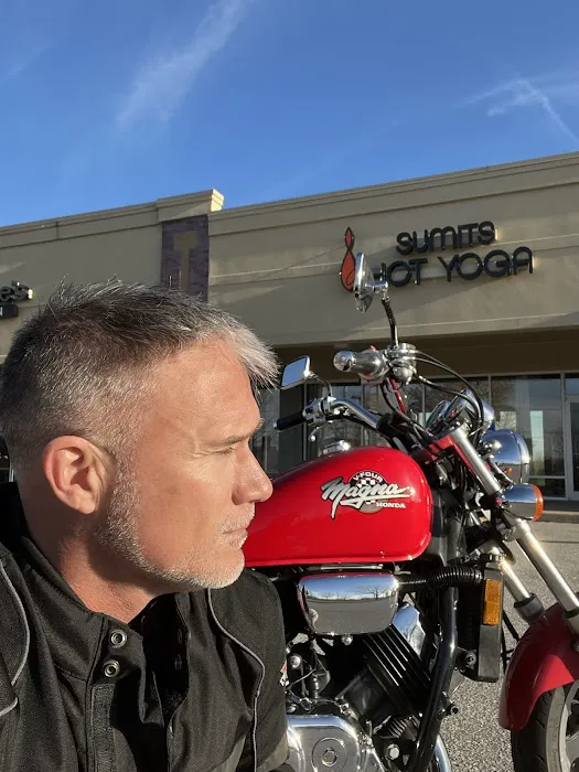 Sumits Hot Yoga St. Louis Picture 2