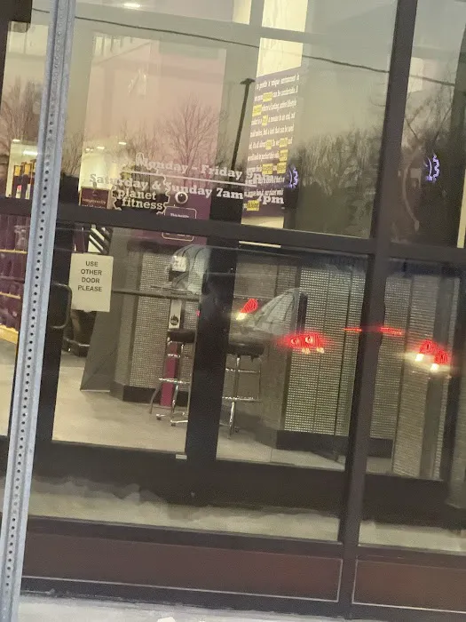 Planet Fitness Picture 2