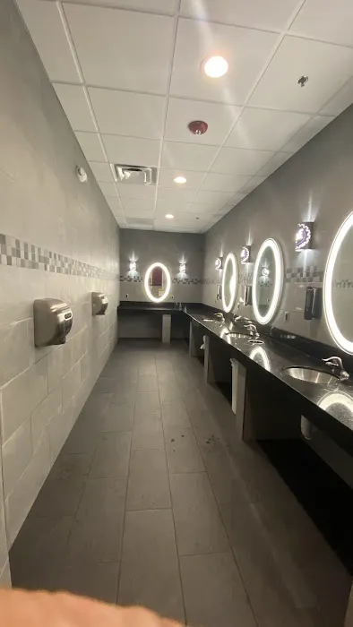 Planet Fitness Picture 9