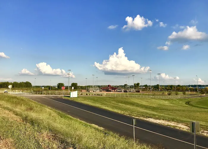 Monarch-Chesterfield Levee Trail Picture 4