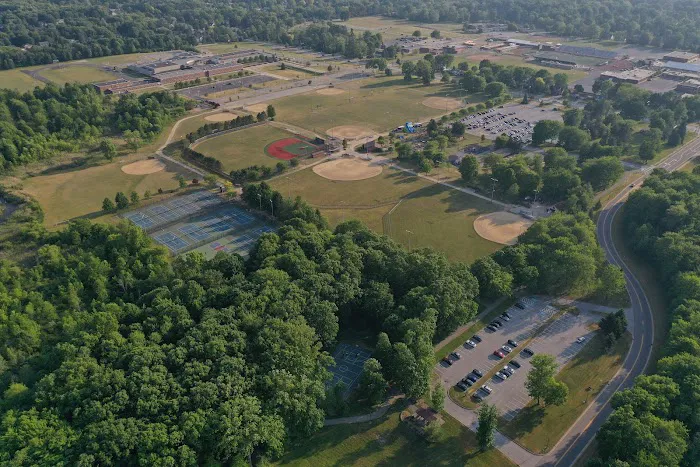 Solon Tennis Court Parking Lot Picture 2