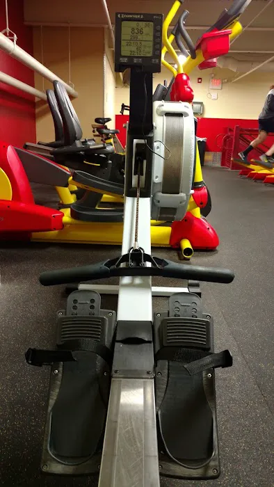 Retro Fitness Picture 2