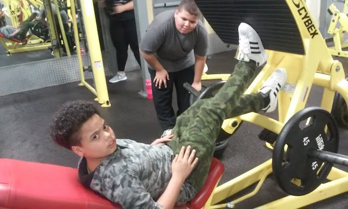 Retro Fitness Picture 8