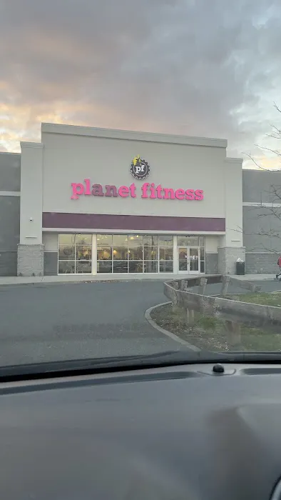 Planet Fitness Picture 6