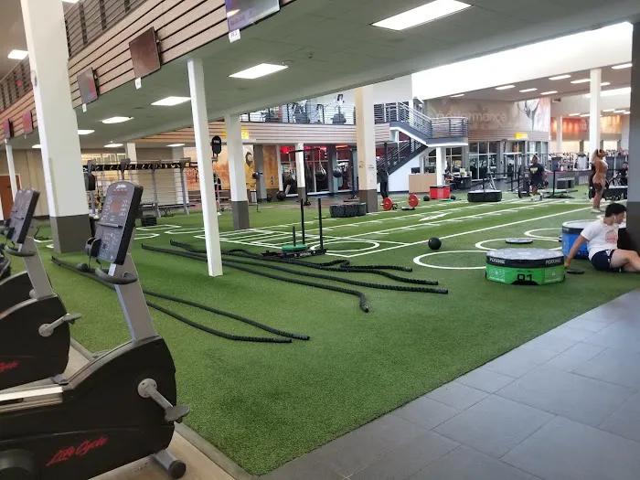 LA Fitness Picture 10