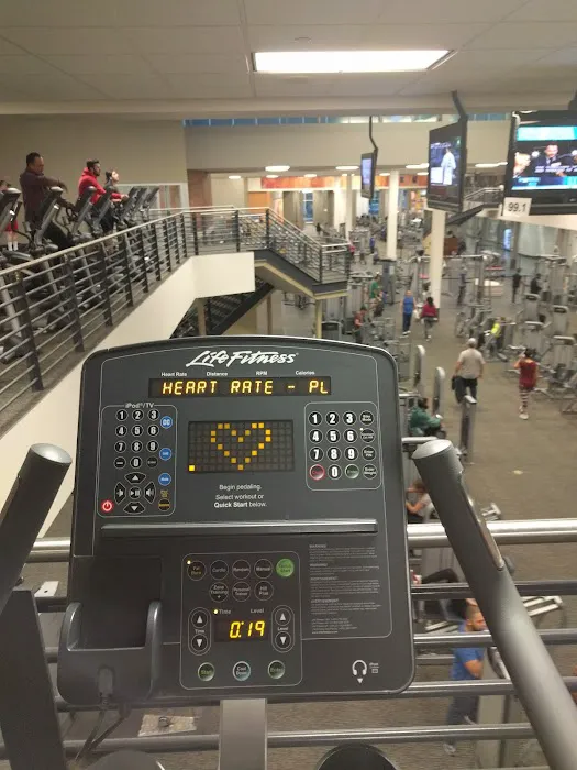 LA Fitness Picture 4