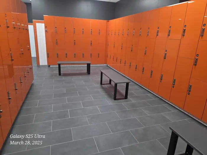 Crunch Fitness - Avon Picture 8