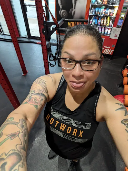 HOTWORX - Louisville, KY - Highlands Picture 6