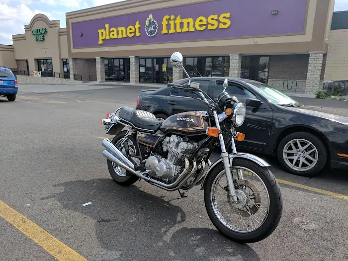 Planet Fitness Picture 9