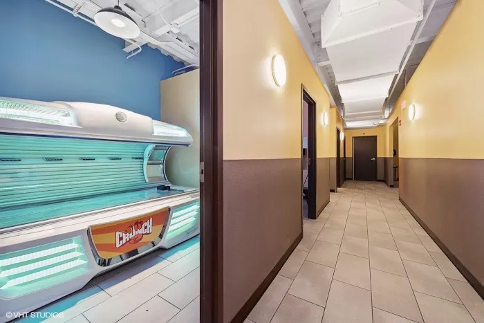 Crunch Fitness - Outer Loop Picture 1