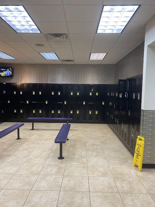 Planet Fitness Picture 9