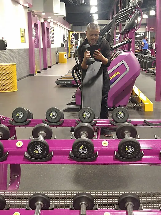 Planet Fitness Picture 7