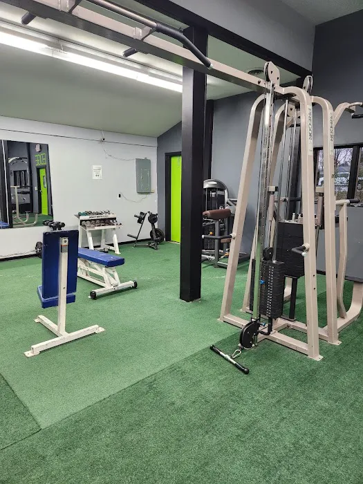 Edge Fitness and Training Headquarters Picture 4