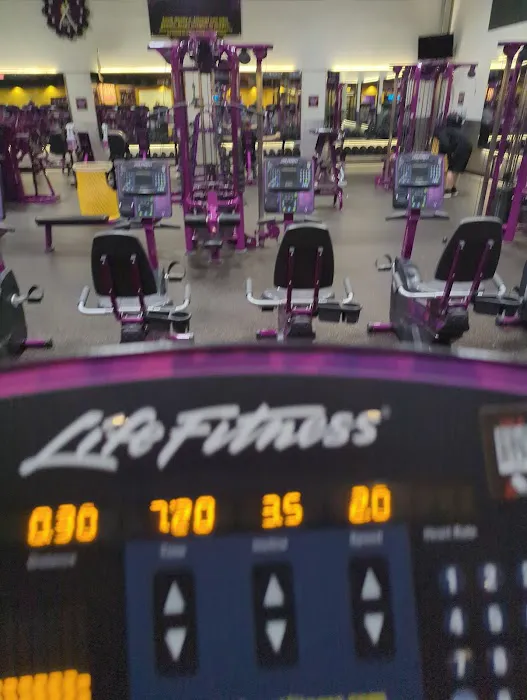 Planet Fitness Picture 6