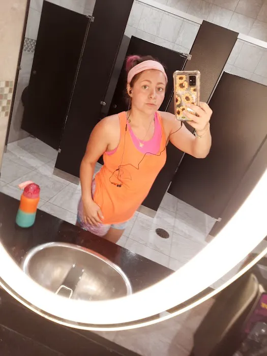 Planet Fitness Picture 10