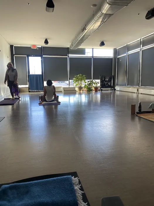Citizen Yoga Bloomfield Picture 9