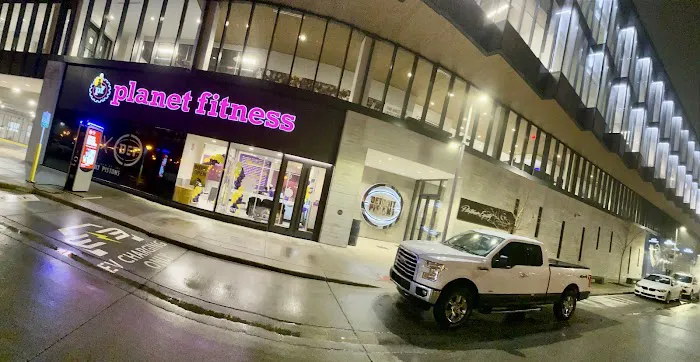 Planet Fitness Picture 3