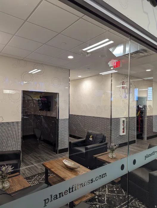 Planet Fitness Picture 8