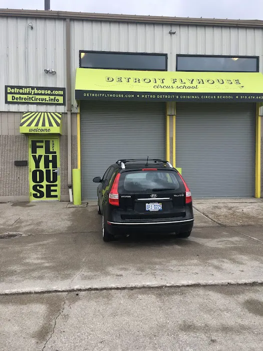 Detroit Flyhouse Circus School Picture 2