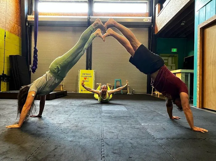 Detroit Flyhouse Circus School Picture 8