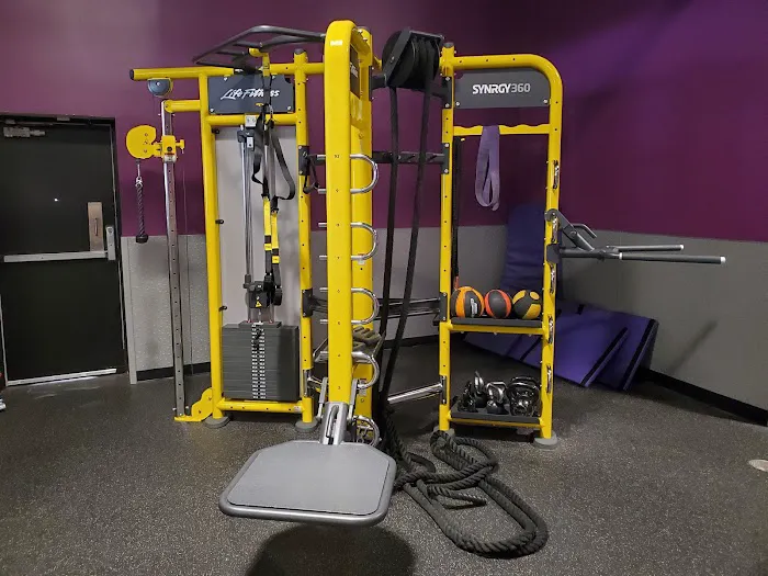 Planet Fitness Picture 7