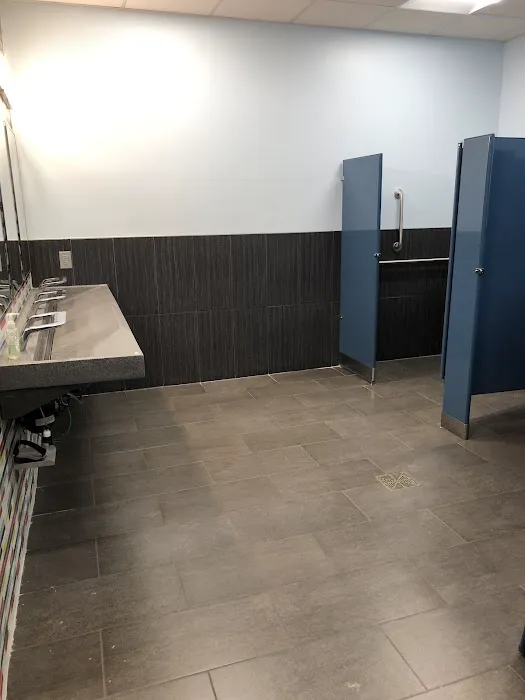 Blink Fitness Merrionette Park Picture 7