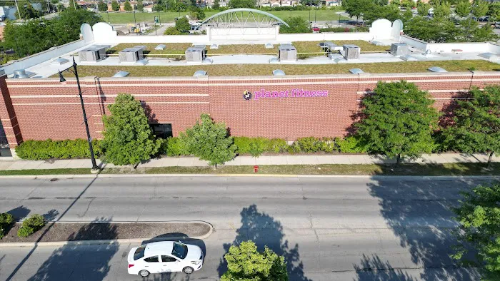 Planet Fitness Picture 8