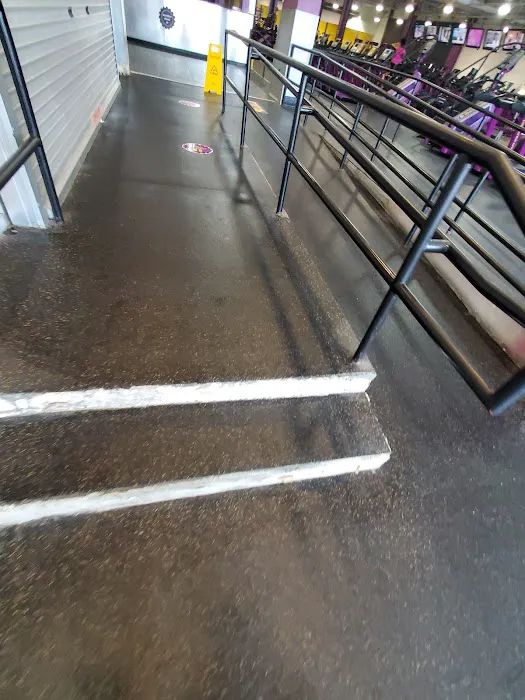 Planet Fitness Picture 4