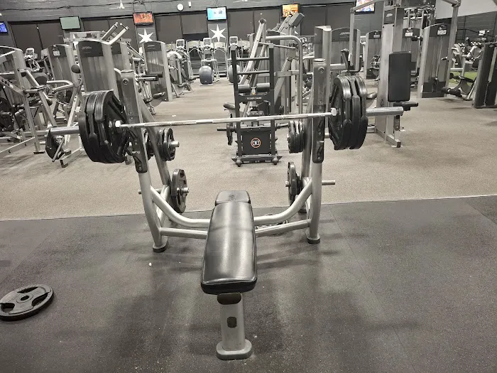 Planet Fitness Picture 6