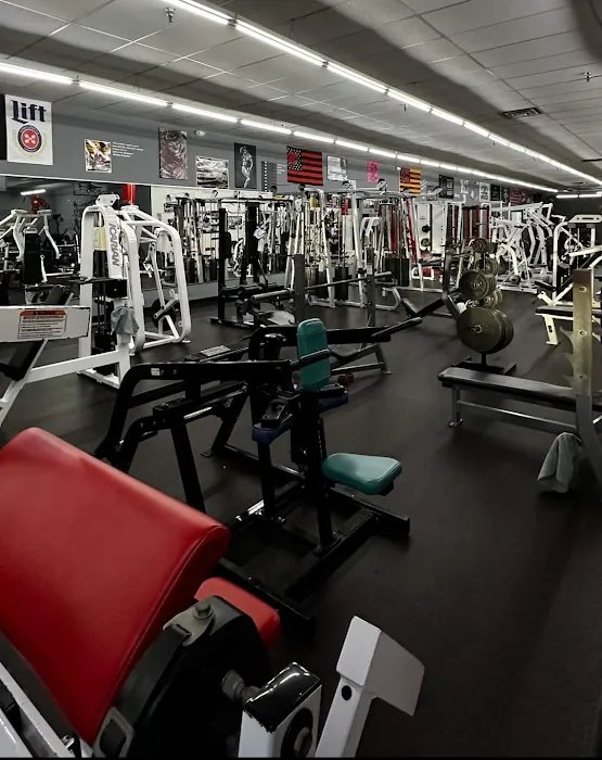 American Muscle & Fitness Picture 10