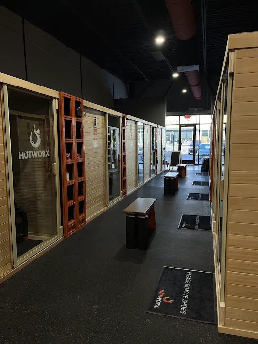 HOTWORX - Louisville, KY - Fern Creek Picture 5