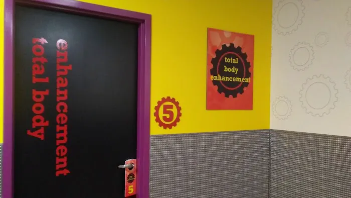 Planet Fitness 1st St Picture 4