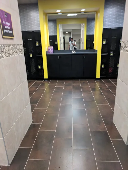 Planet Fitness Picture 8
