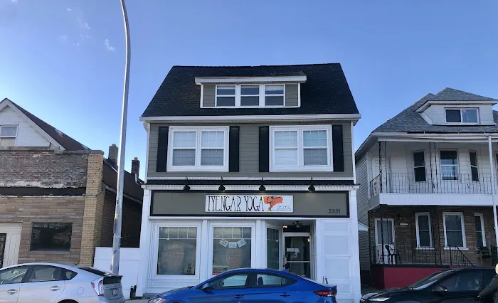 Iyengar Yoga Detroit Picture 6