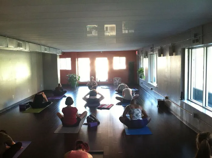 BE NICE Yoga Picture 4