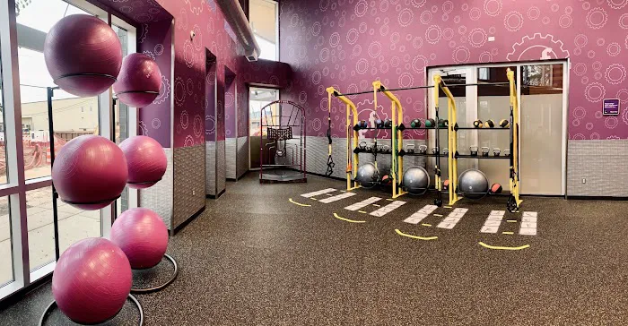 Planet Fitness Picture 8