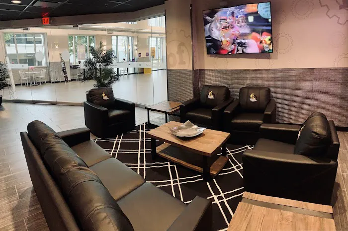 Planet Fitness Picture 7