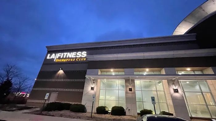 LA Fitness Picture 6