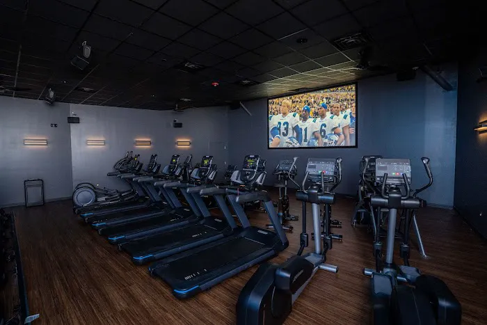 The Edge Fitness Clubs Picture 9