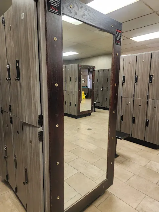 LA Fitness Picture 7