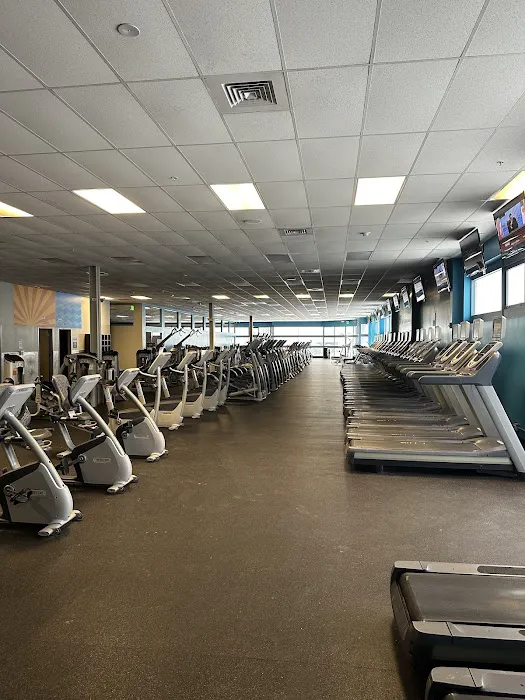 Crunch Fitness Picture 7