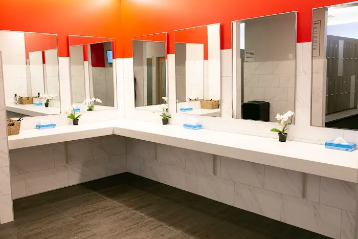 The Edge Fitness Clubs Picture 2