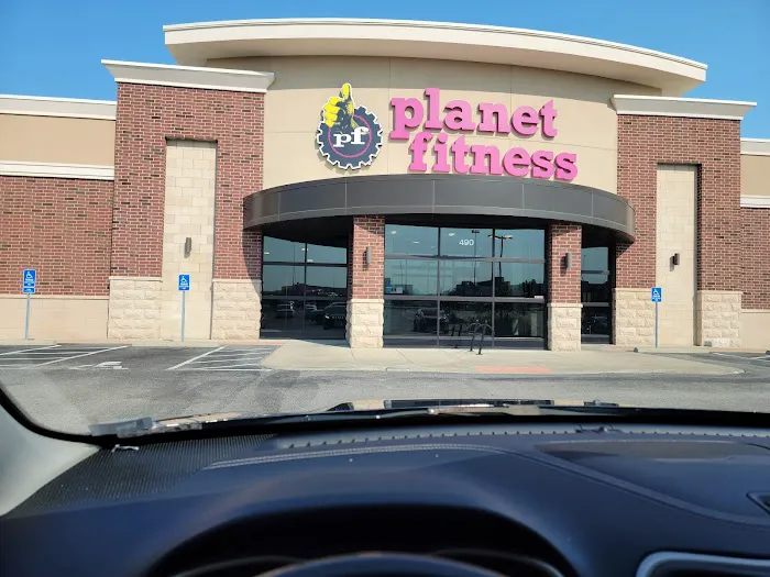 Planet Fitness Picture 7