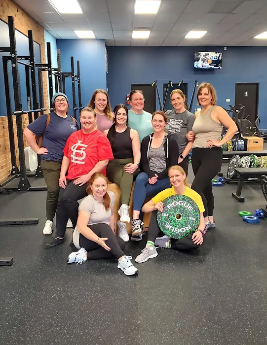 G.I. Jane Women's Barbell Club Picture 3