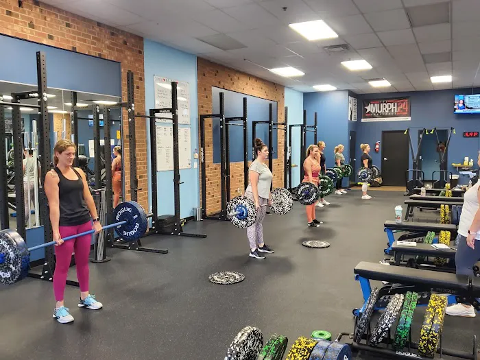 G.I. Jane Women's Barbell Club Picture 4