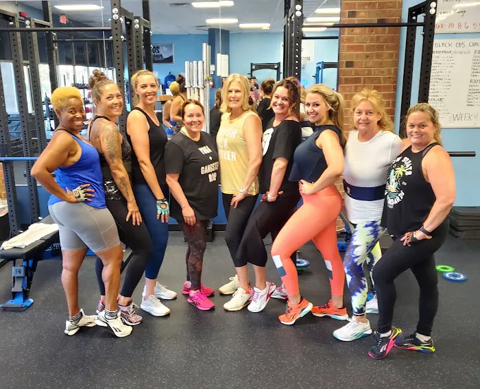 G.I. Jane Women's Barbell Club Picture 5