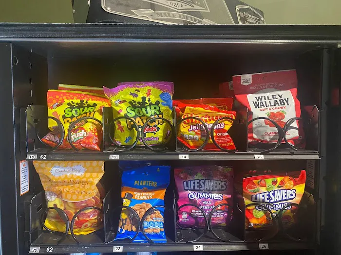 Broken Barbell Gym Picture 4